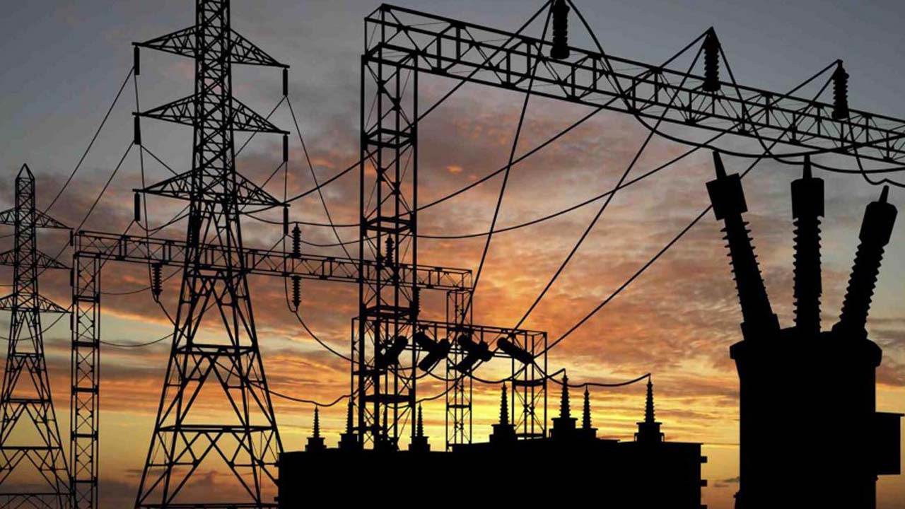 Nigerian Power Grid Collapses for the 160th Time over The Past Decade, Plunging 30 States Into Darkness